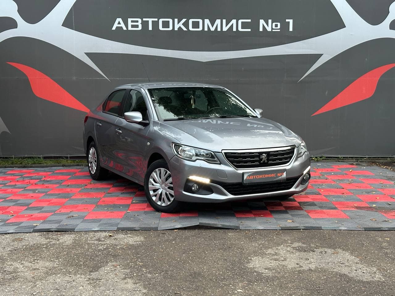 Peugeot 301