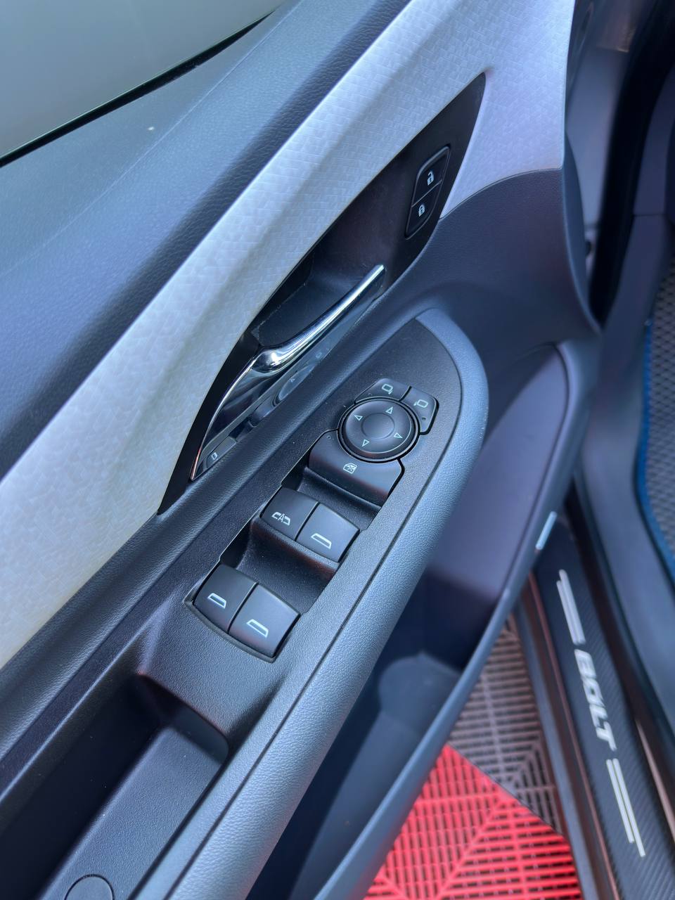  Bolt