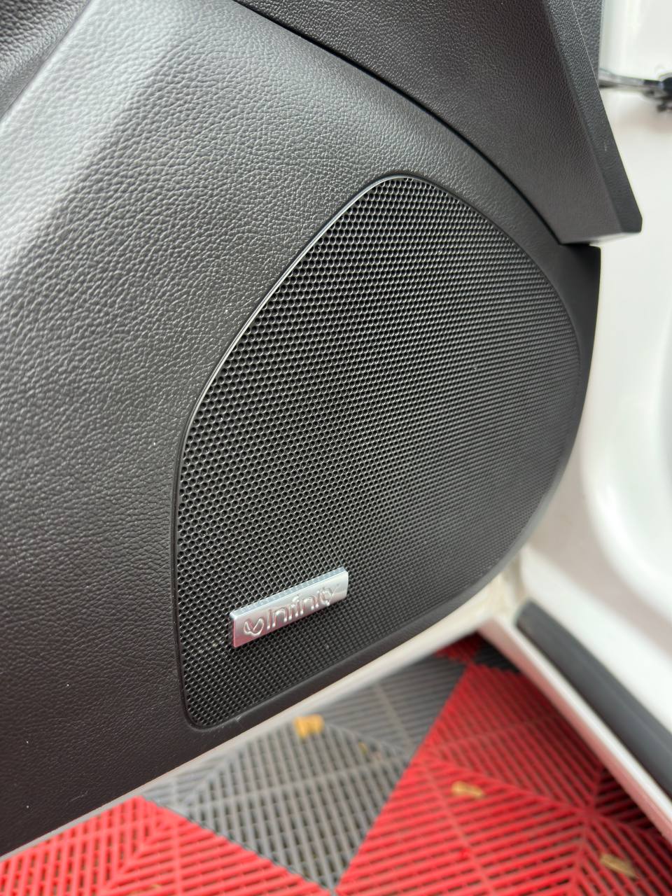  Insignia