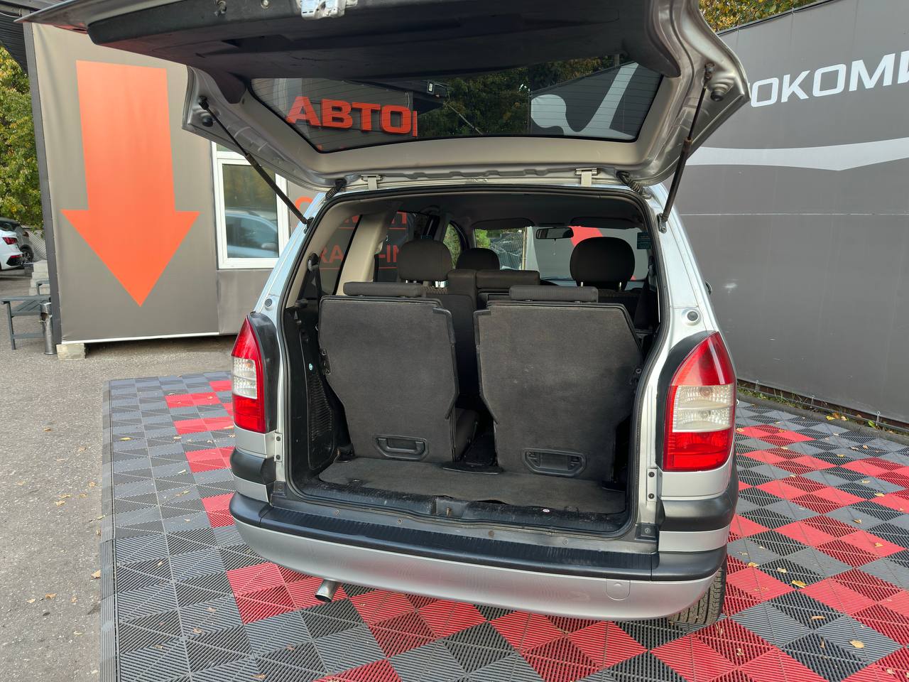  Zafira