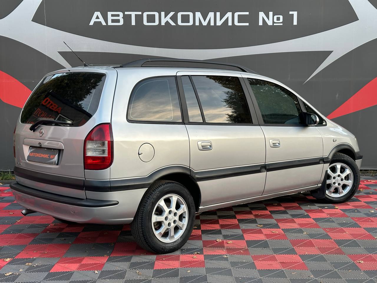  Zafira