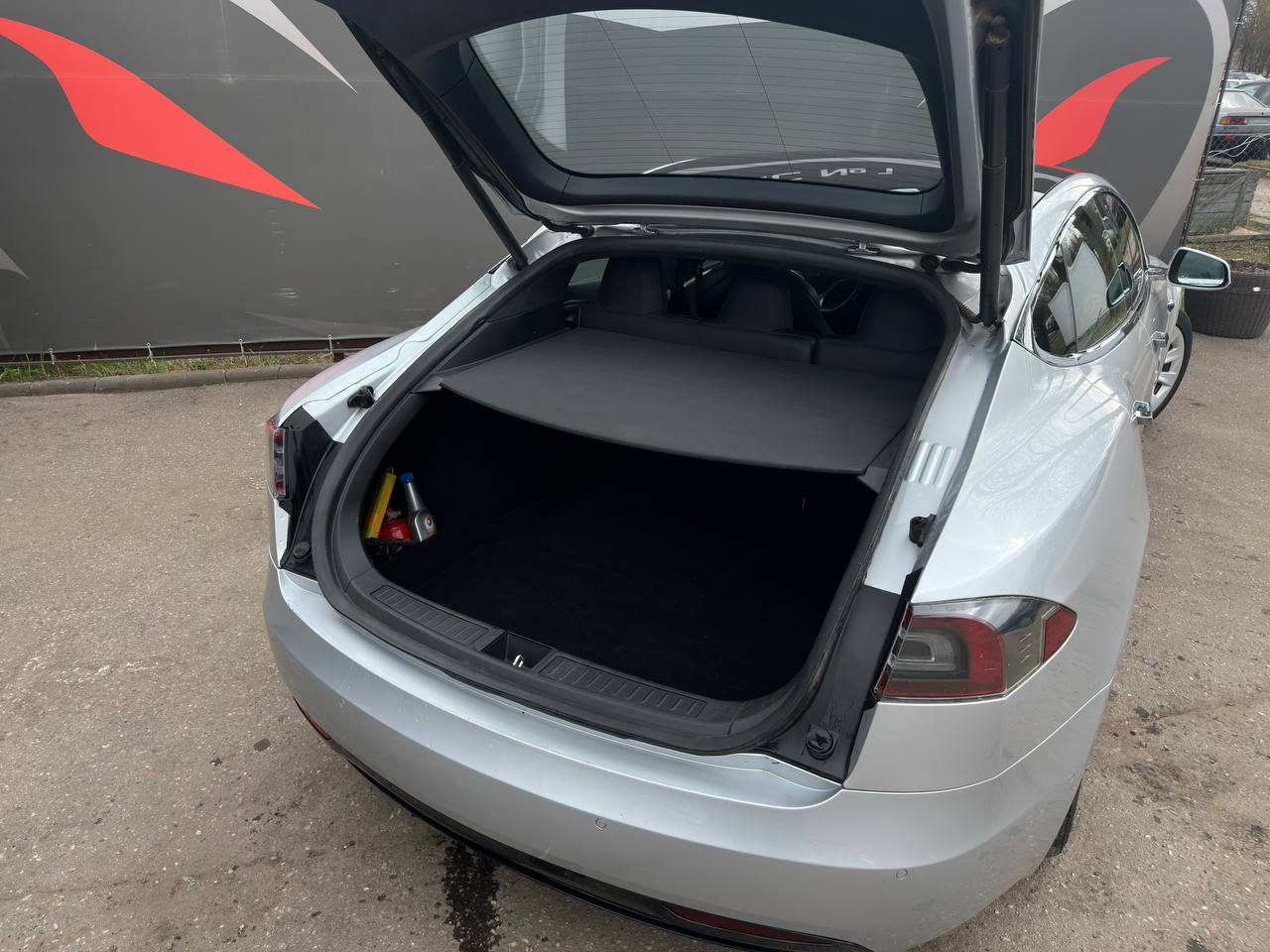  Model S I · Рестайлинг