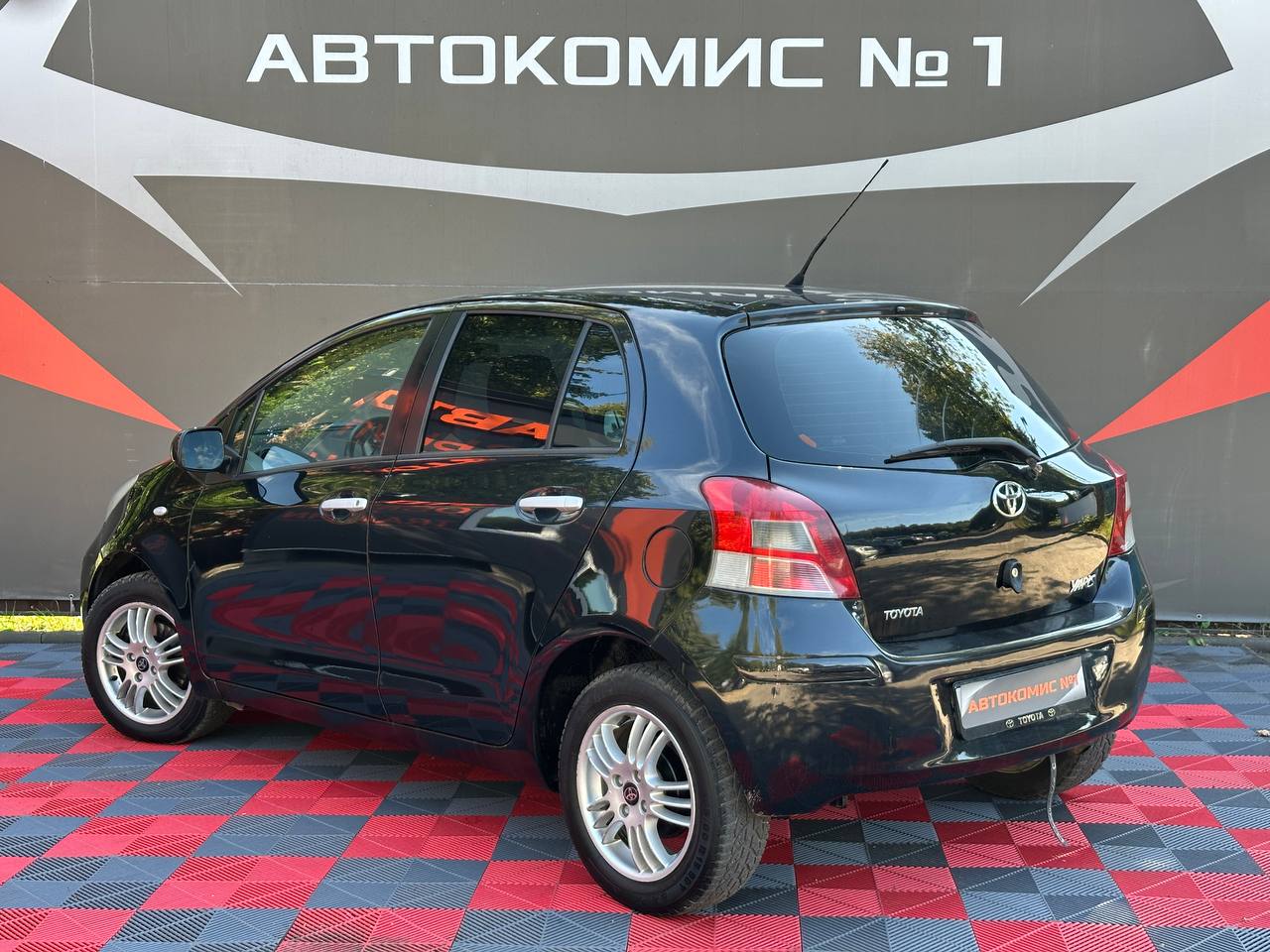  Yaris